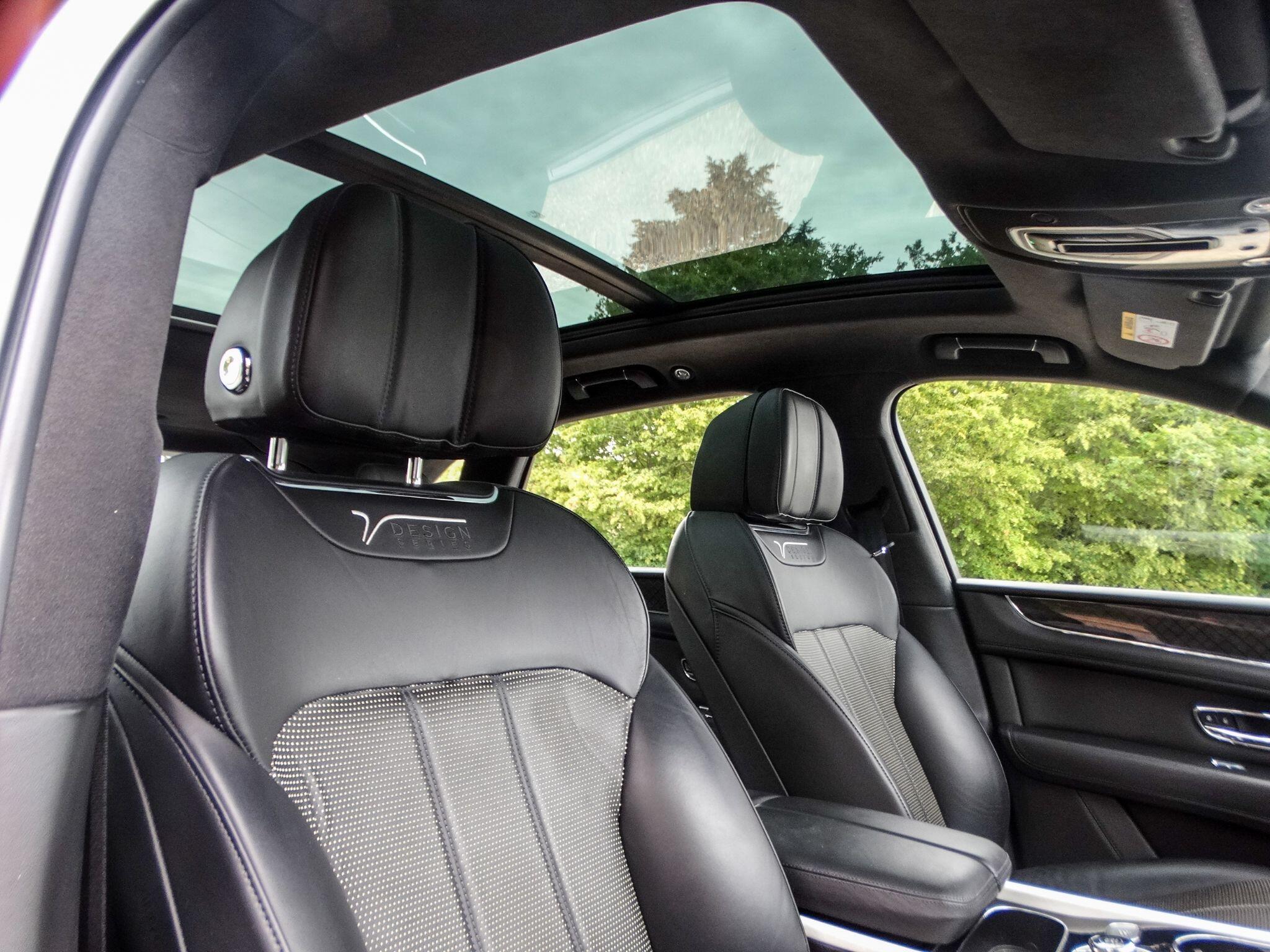 Bentley Bentayga 4.0 V8 Auto 4WD Euro 6 (s/s) 5dr — photo 31