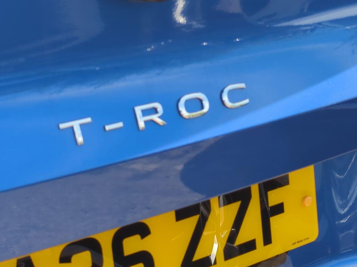 Volkswagen T-Roc Photo at-776fd429646f4f898f16aa5d8f78ca49.jpg