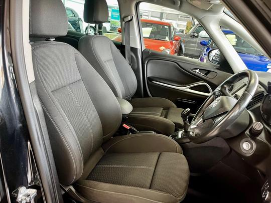 Vauxhall Zafira Tourer Photo at-7789983da11c4e7a9694bc1c35950076.jpg