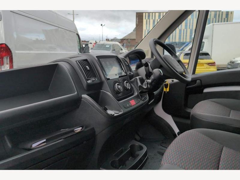 Used Peugeot Boxer NV23XCU 3