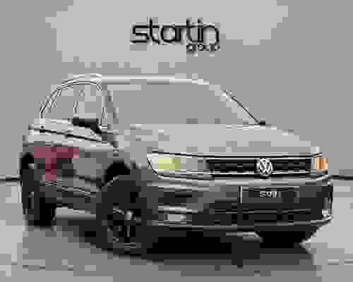 Volkswagen Tiguan 2.0 TDI SE Navigation DSG 4Motion Euro 6 (s/s) 5dr Grey at Startin Group