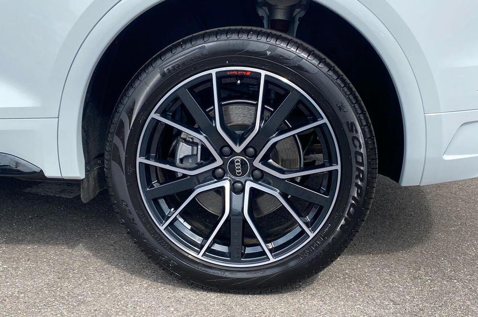 Audi Q5 Photo at-77f6ec5d962b41248283ae9b6ae5837a.jpg