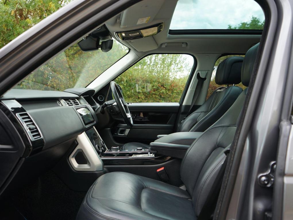 Used Land Rover Range Rover Y400SPL 3
