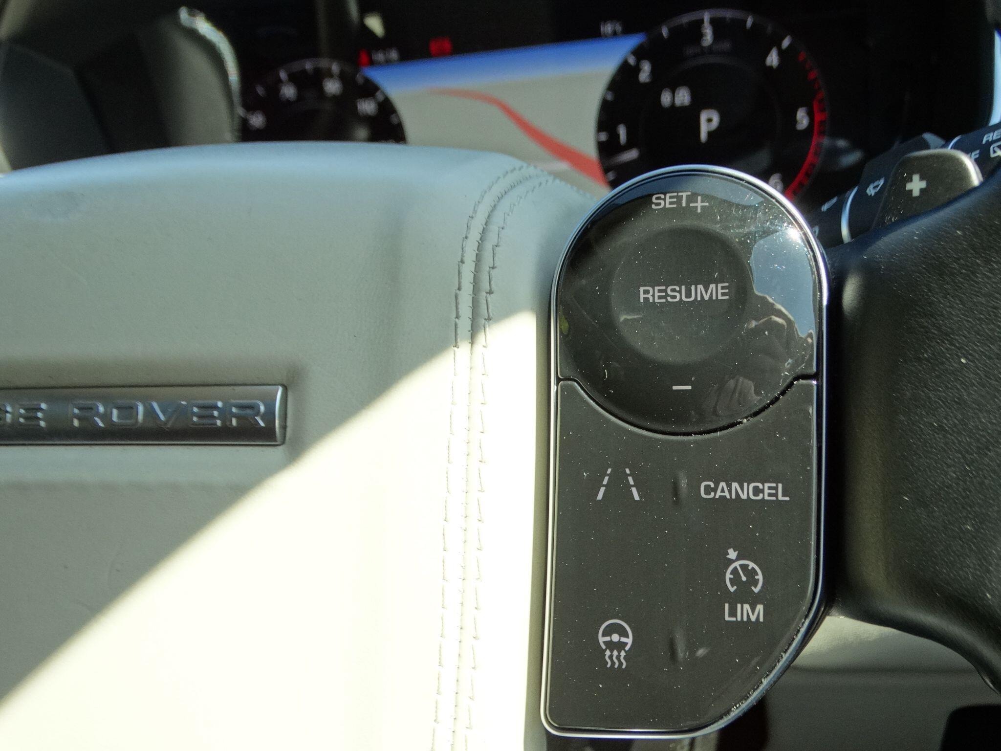 Land Rover Range Rover 3.0 SD V6 Vogue SE SUV 5dr Diesel Auto 4WD Euro 6 (s/s) (275 ps) — photo 26