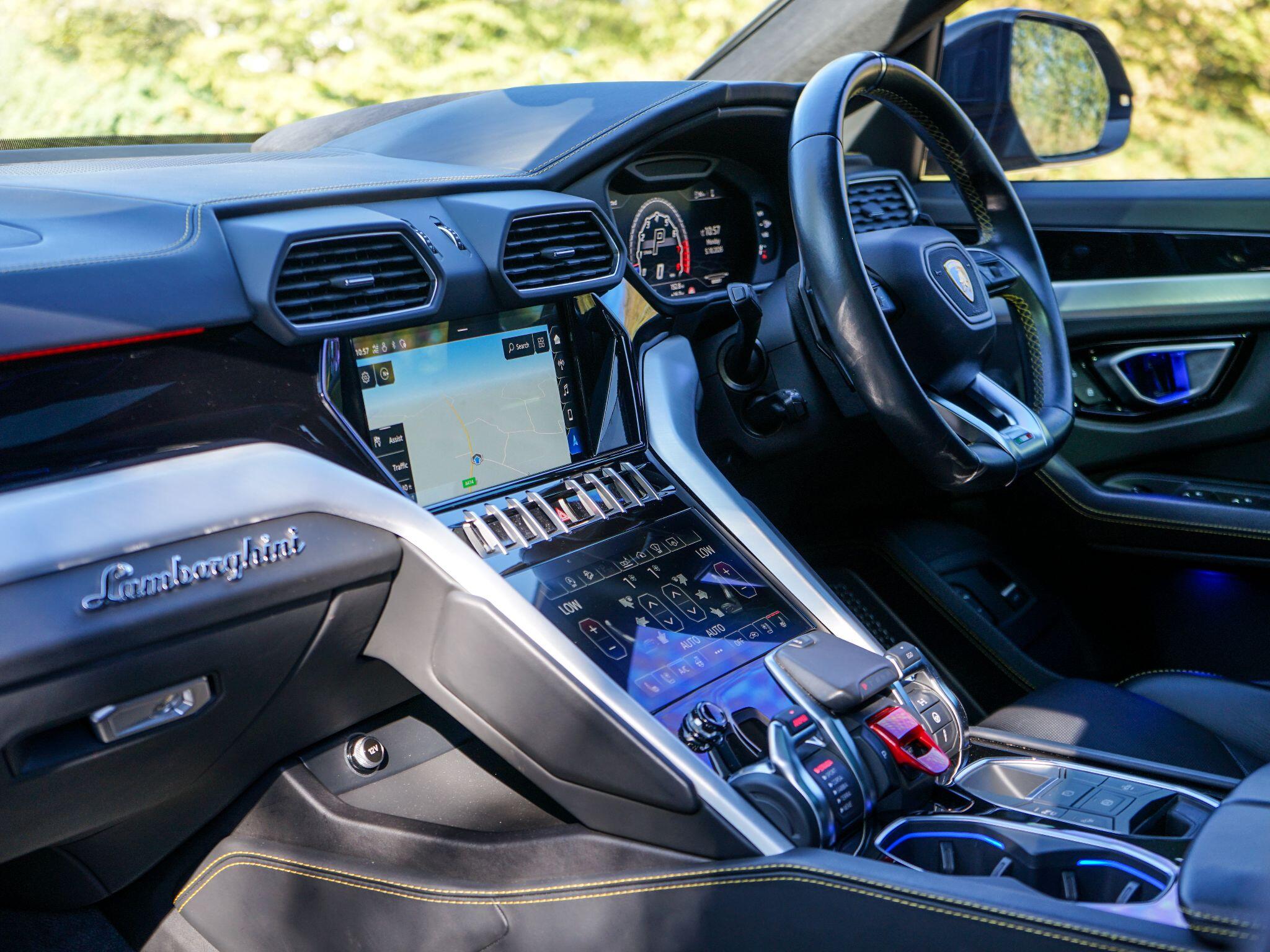 Lamborghini Urus 4.0 V8 BiTurbo SUV 5dr Petrol Auto 4WD Euro 6 (650 ps) — photo 19