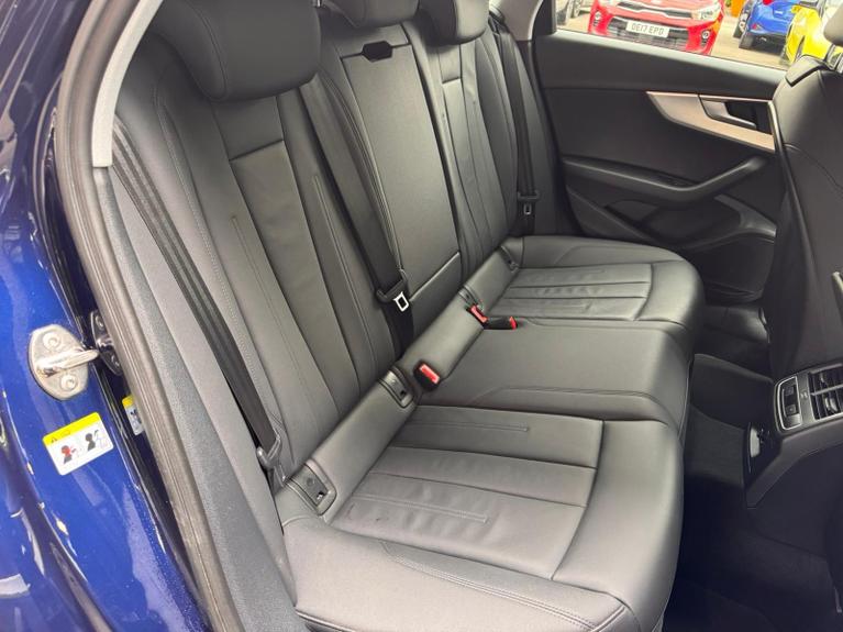 Used Audi A4 Avant WR22HGG 12