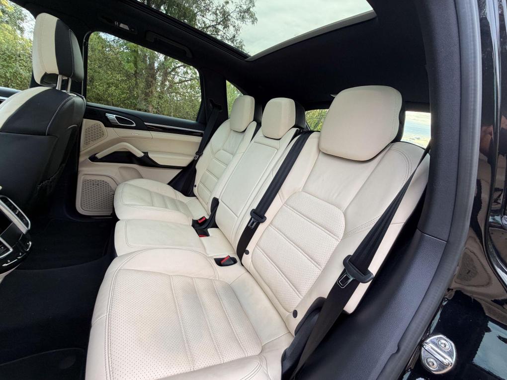Used Porsche Cayenne W121GHT 14