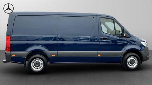 Mercedes-Benz Sprinter Photo at-78eadf3aebdf4b83972838e0788aef69.jpg