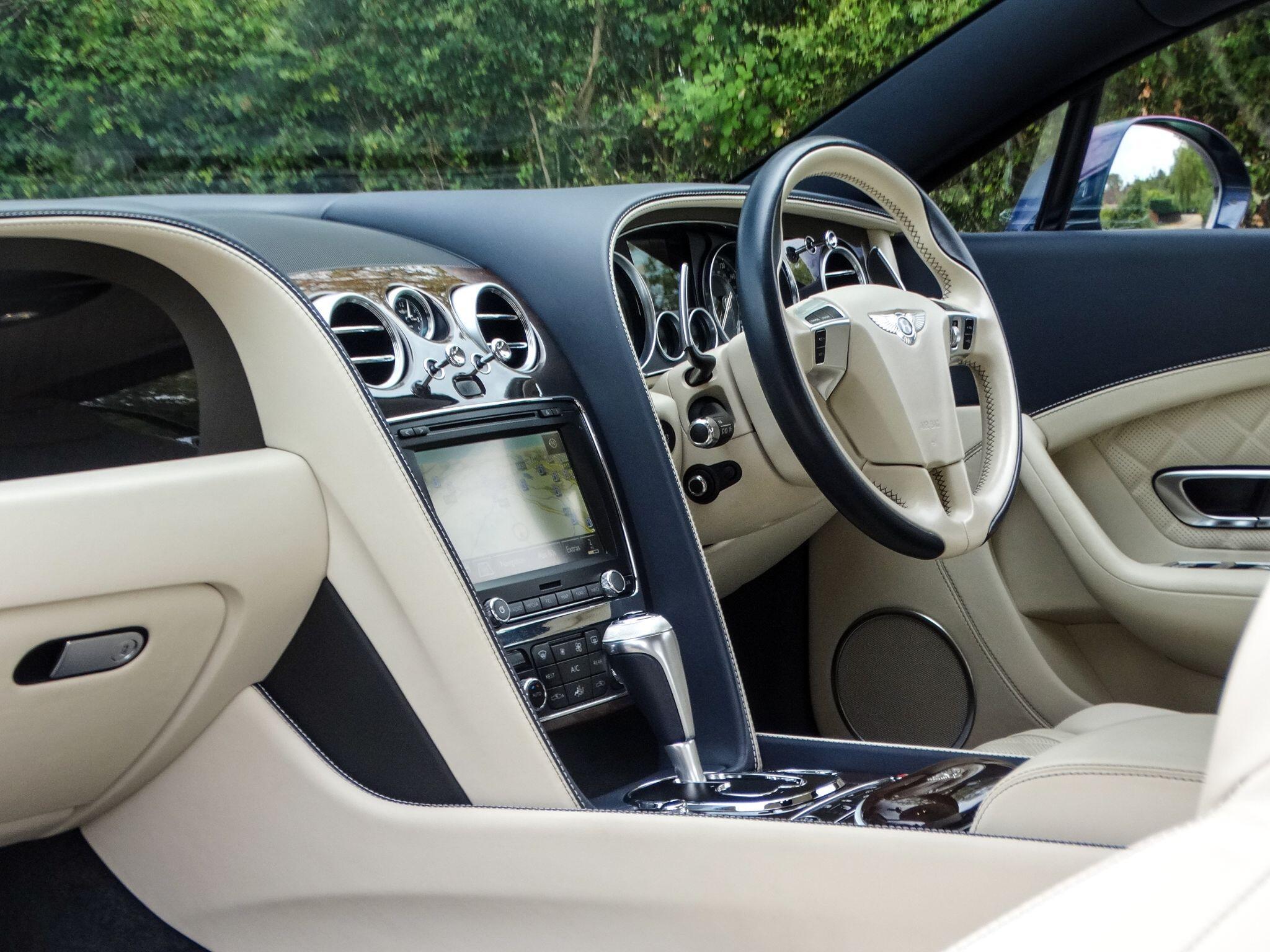 Bentley Continental 4.0 V8 GT S Coupe 2dr Petrol Auto 4WD Euro 6 (528 ps) — photo 14
