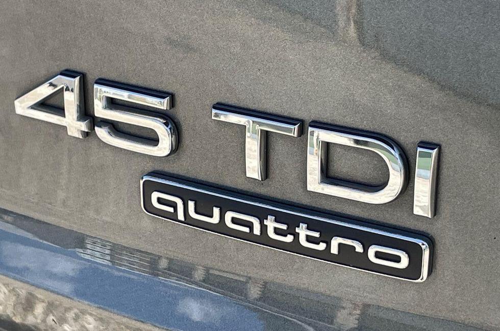 Audi Q7 Photo at-794e5cd8dff74b67ab792cff87f805c2.jpg