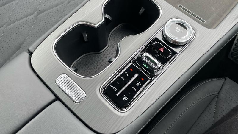 Chery Tiggo 8 Photo at-798d2db53c964f0a9cb499872682982a.jpg