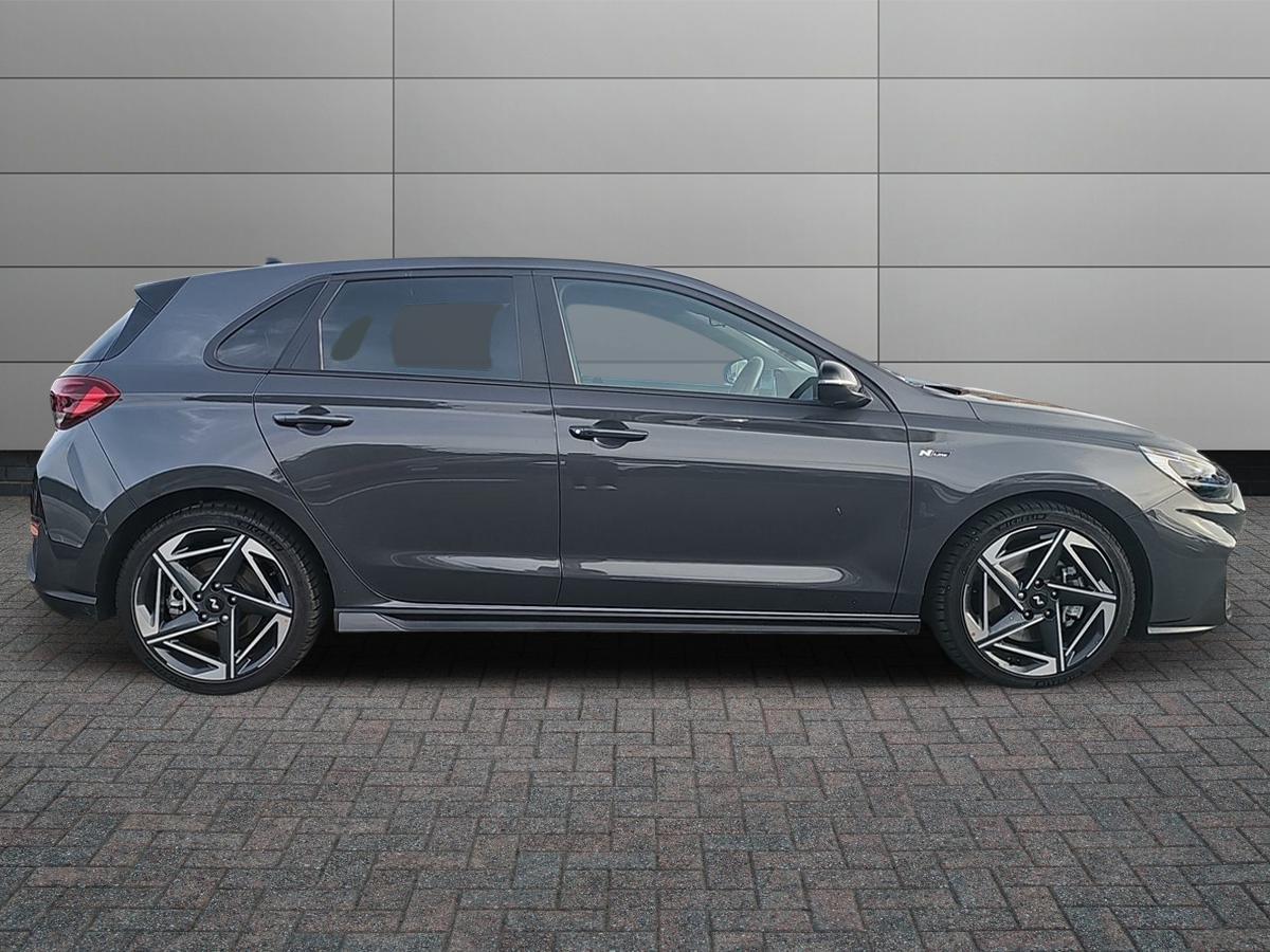 Hyundai i30 Photo at-79b444adaaa54ee6adf1462233859644.jpg