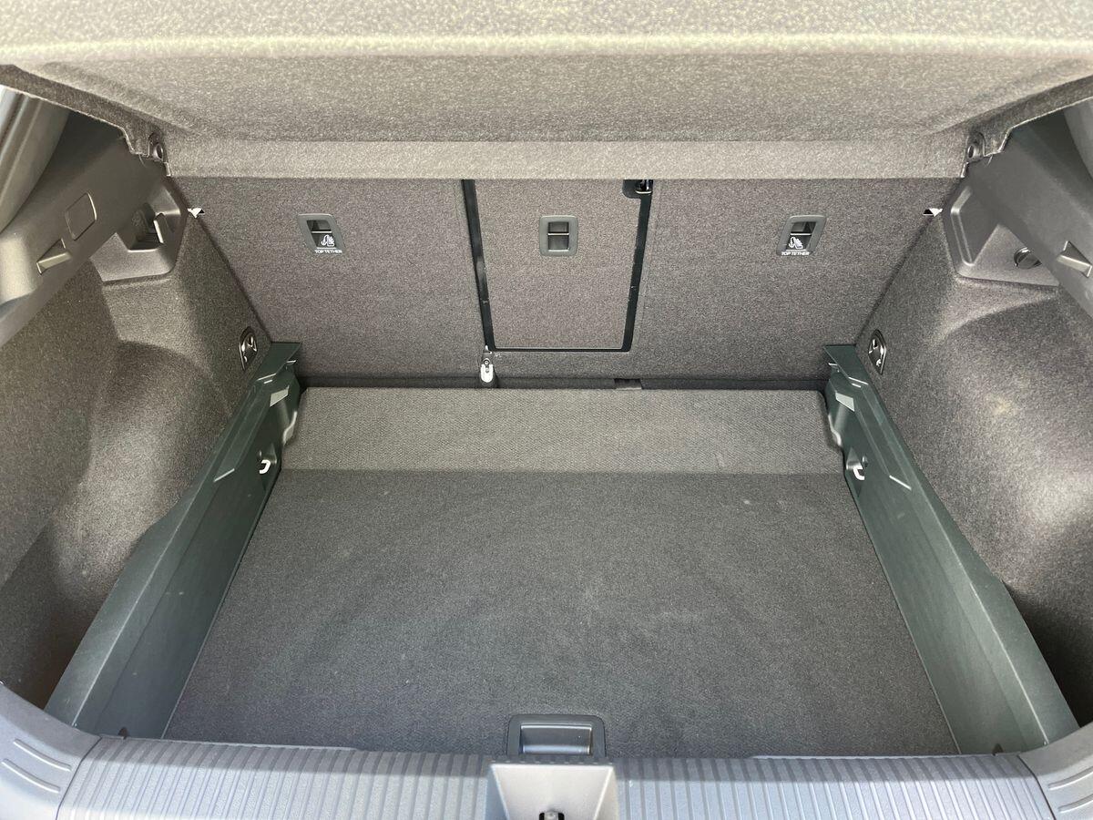 Volkswagen T-Roc Photo at-79c871d781ed48899b8a3ac82f312367.jpg
