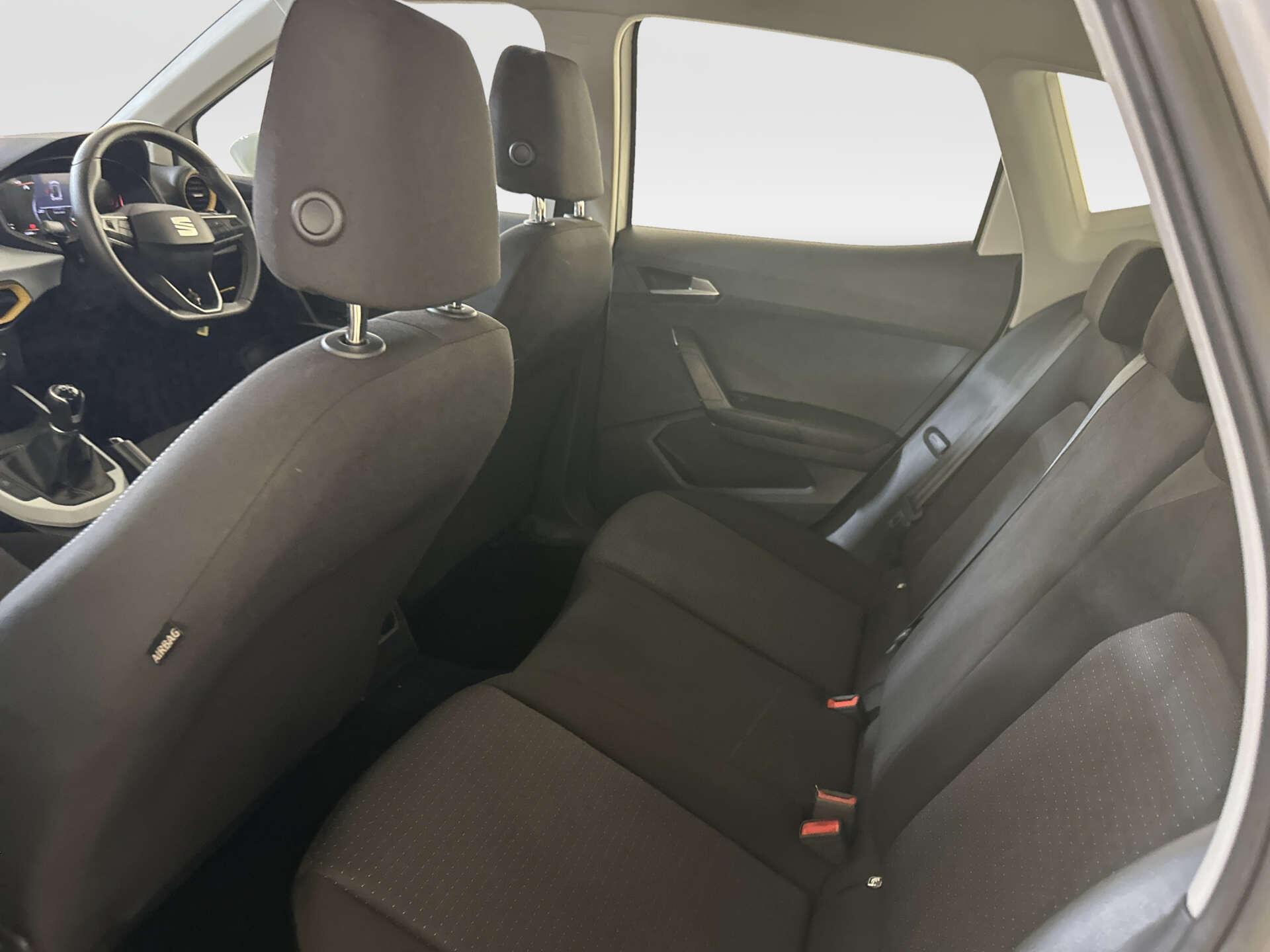 2023 SEAT Arona thumbnail 15