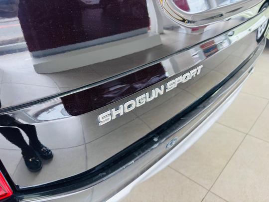 Mitsubishi Shogun Sport Photo at-7a5146e8258542b1ab07c7225b3ca683.jpg