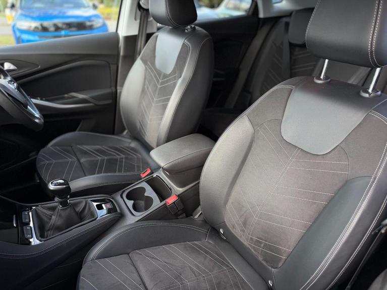 Used Vauxhall Grandland WH23AVV 6