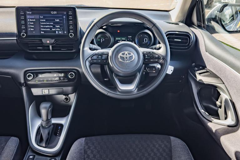 Used Toyota Yaris RE73SVD 9