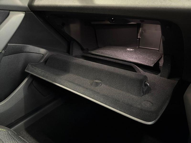 Used Peugeot E-308 SW 202602109822589 31