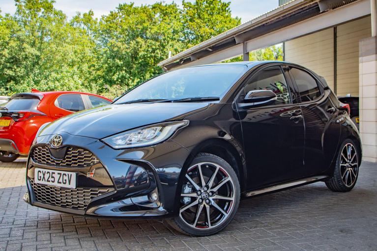 Used Toyota Yaris GX25ZGV 8