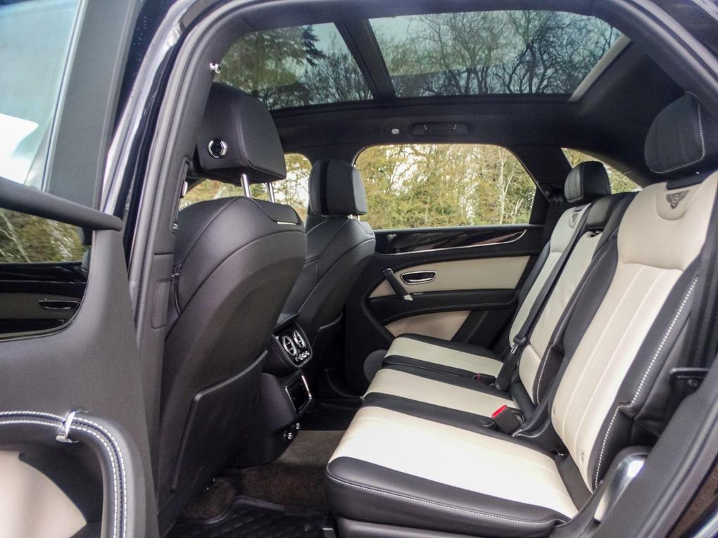 Used Bentley Bentayga LJ19YZS 13