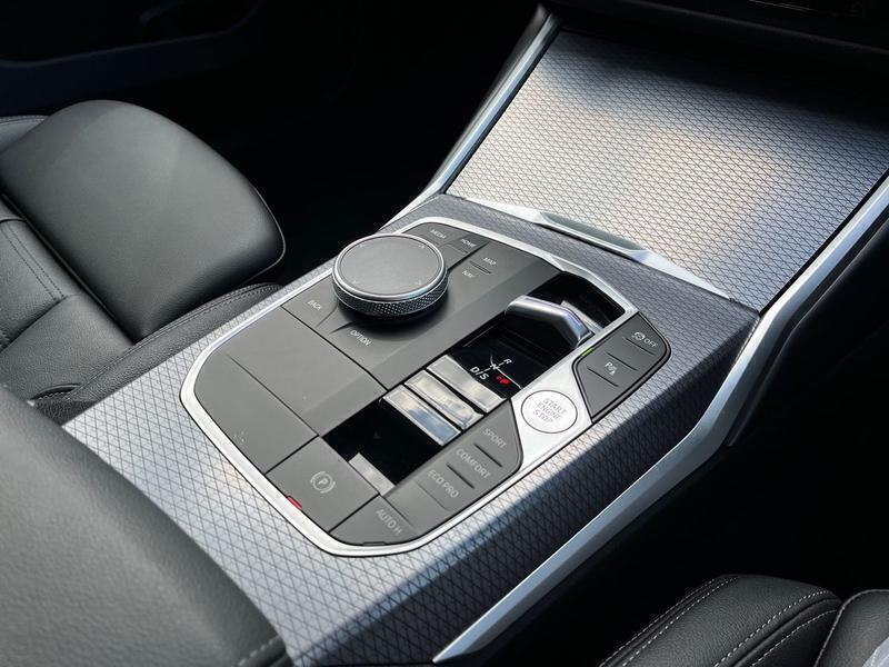 BMW 3 Series Photo 13