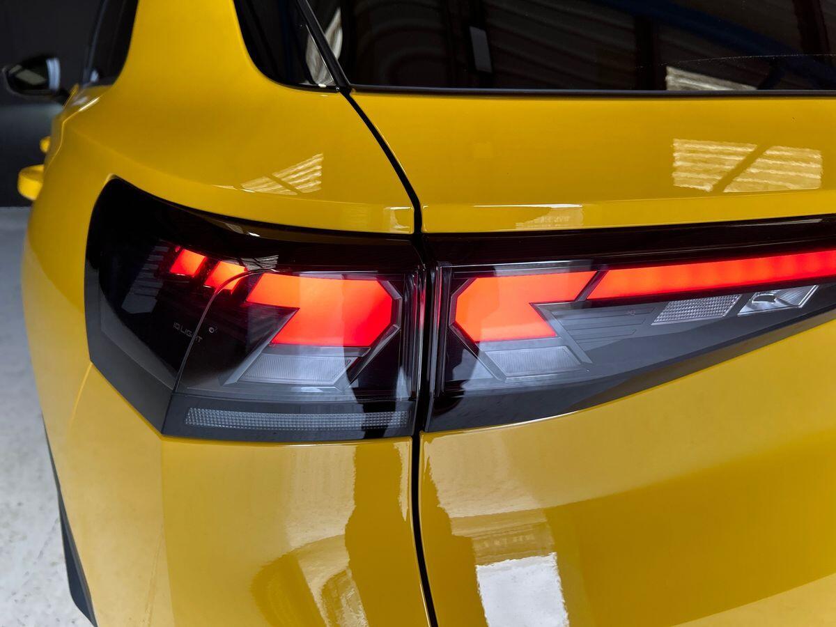 Volkswagen T-Roc Photo at-7ac4f9ff751649928577f281339bed88.jpg