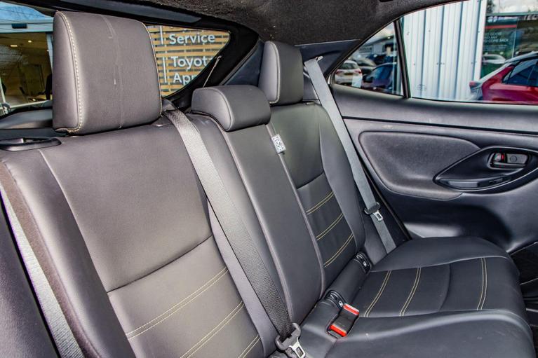 Used Toyota Yaris Cross WH22BZO 11