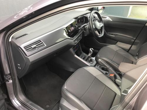 Volkswagen Taigo Photo at-7aee08fbea1e4ed3bfc1173c34c54bf1.jpg