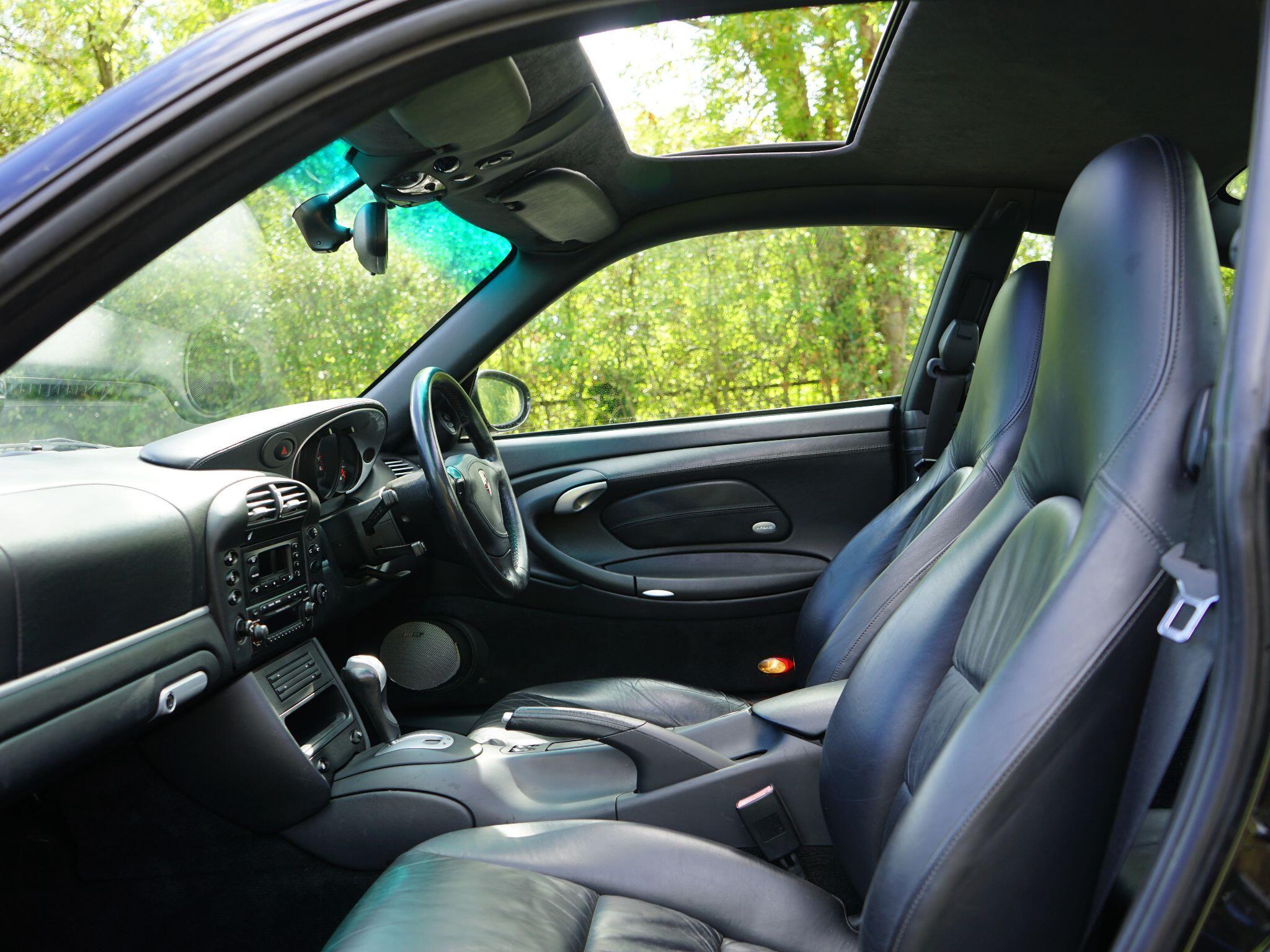 Porsche 911 3.6 996 Turbo Coupe 2dr Petrol Tiptronic S AWD (339 g/km, 414 bhp) — photo 3