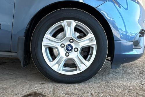 Ford TRANSIT COURIER Photo at-7b463078287b418b8146205f1c13f40c.jpg