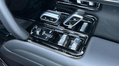 Land Rover Range Rover Sport Photo at-7b72e2b053e4426ba155ae9fab2edfff.jpg