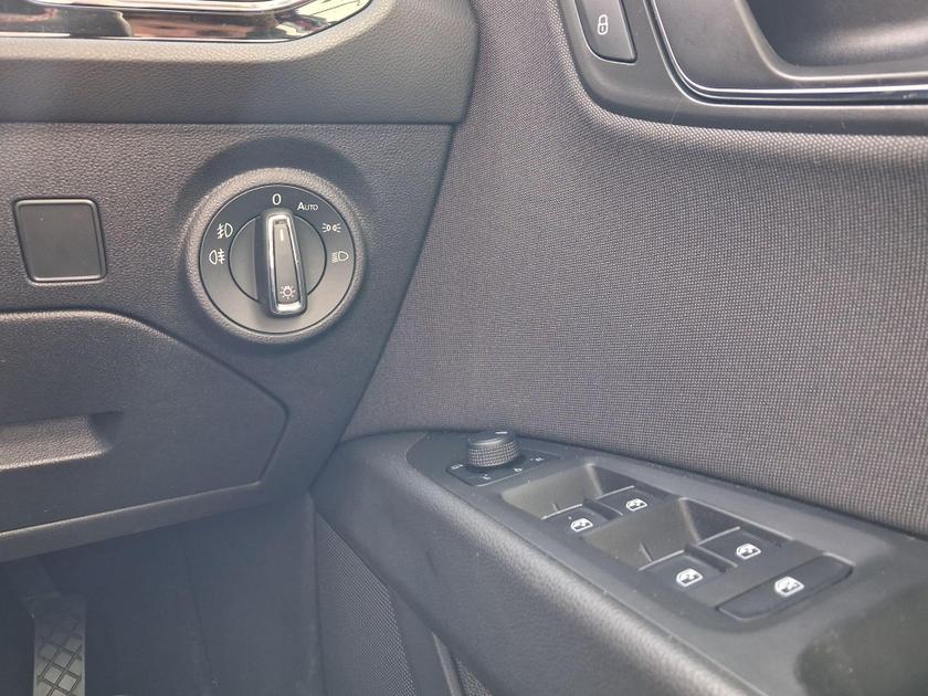 SEAT Leon Photo at-7b788bc1a9d641198bceaa421e23ebdf.jpg