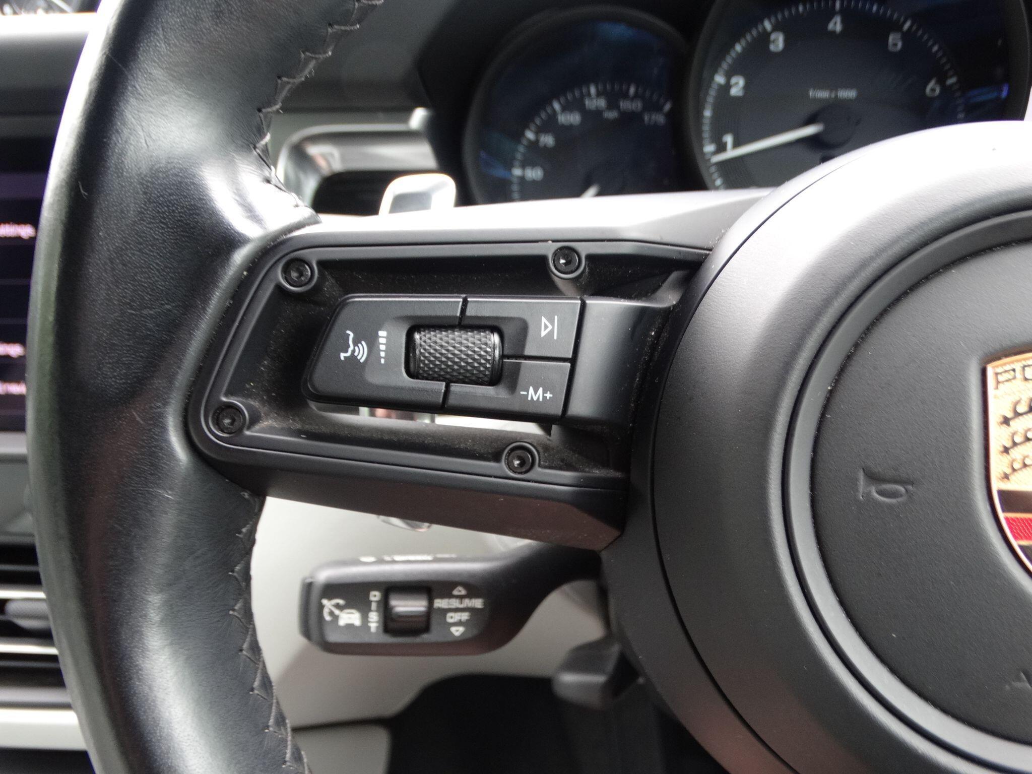 Porsche Macan 2.0T PDK 4WD Euro 6 (s/s) 5dr — photo 36