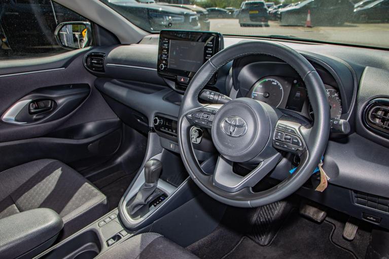Used Toyota Yaris LS23OWV 12