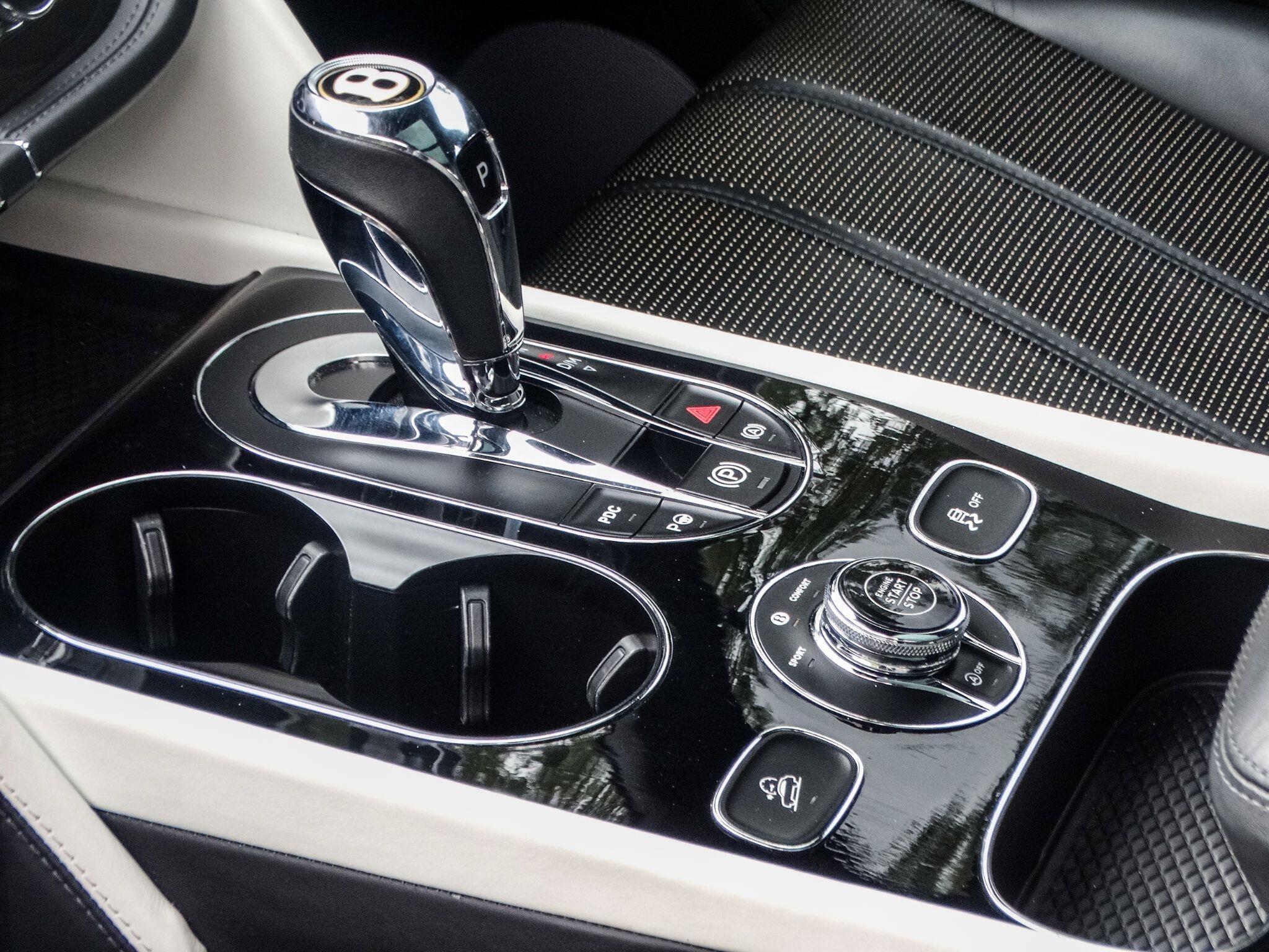 Bentley Bentayga 4.0 V8 Auto 4WD Euro 6 (s/s) 5dr — photo 27