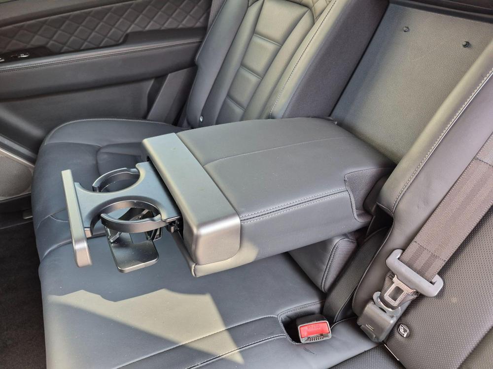 SsangYong Rexton Photo at-7ba7139867484c1da5d74e2e023cc771.jpg