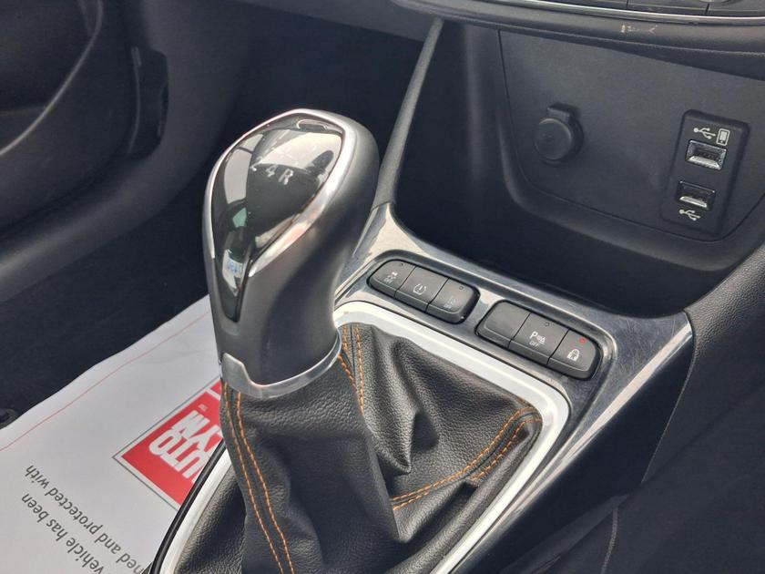 Vauxhall Crossland X Photo at-7bb60d86e3c94f6e9a9f62c3d9e13a58.jpg