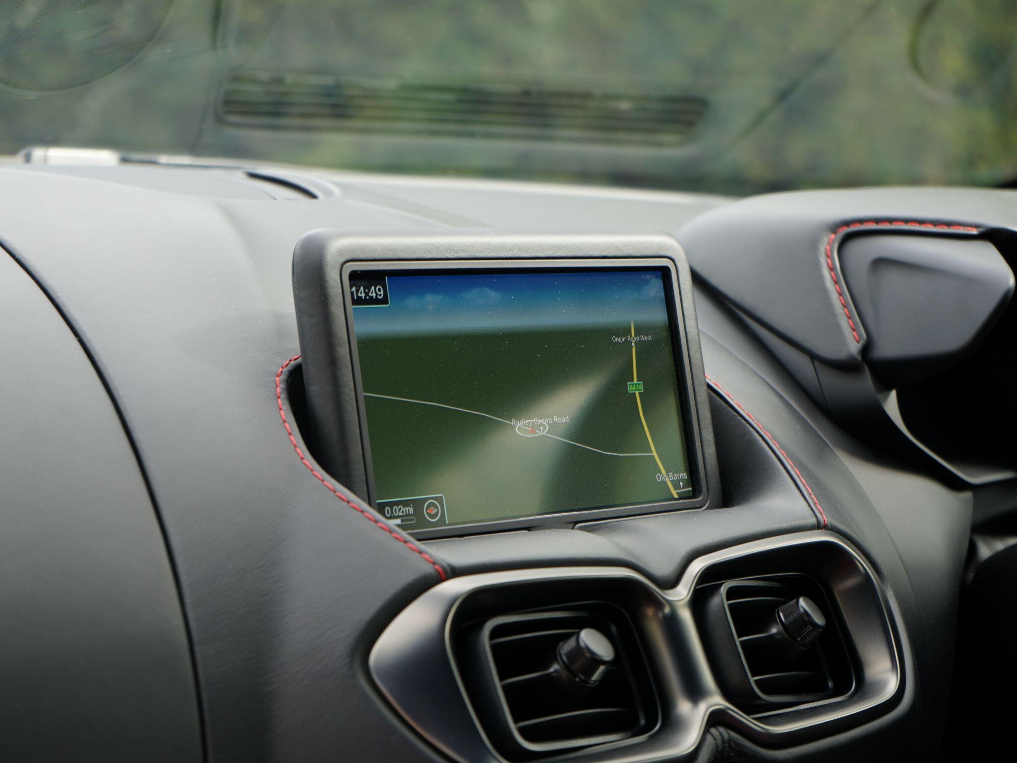 Aston Martin Vantage 4.0 V8 Auto Euro 6 2dr — photo 13