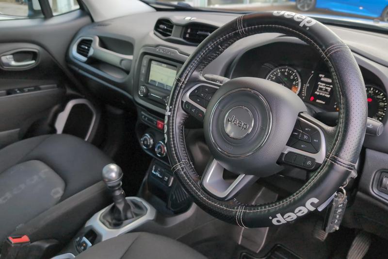 Used Jeep Renegade ND18KGY 13