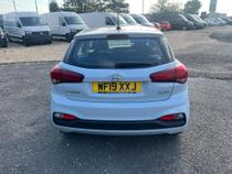 Hyundai i20 Photo 2