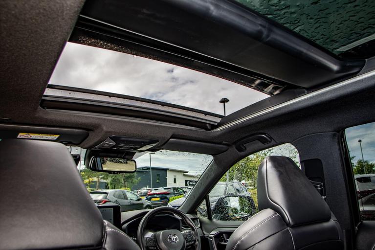 Used Toyota RAV4 HG24KXN 11