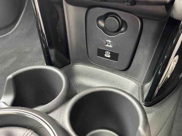 MINI Hatch Photo at-7c4bd1b5188e4d5e9df9af1f56fe83fd.jpg