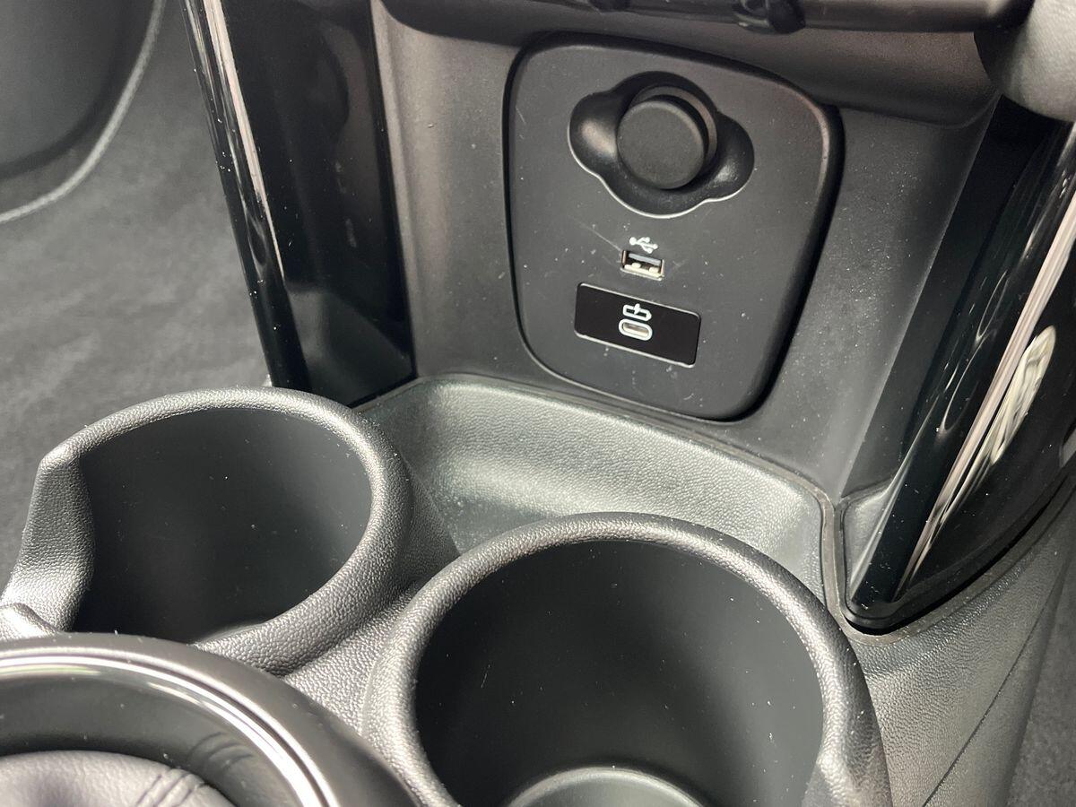 MINI Hatch Photo 38