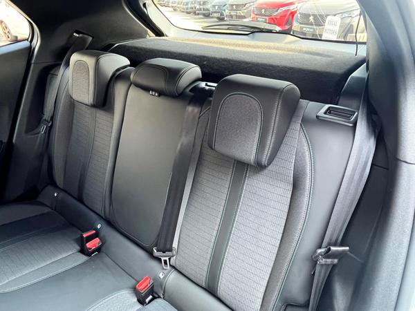 Used Peugeot E-2008 EK21WDV 8