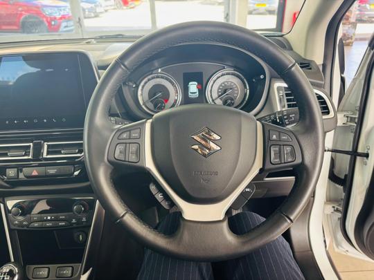 Suzuki S-Cross Photo at-7c6dc7c050f84d8e9c853603312b9ff6.jpg