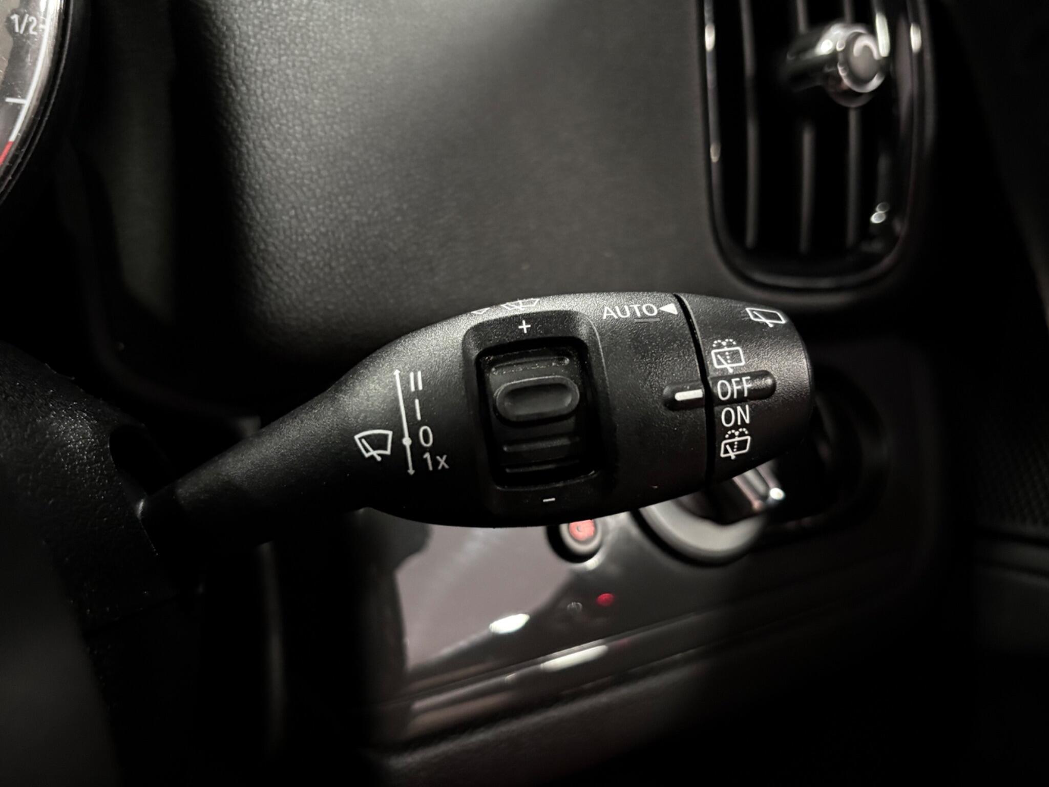 2017 Mini Countryman thumbnail 19