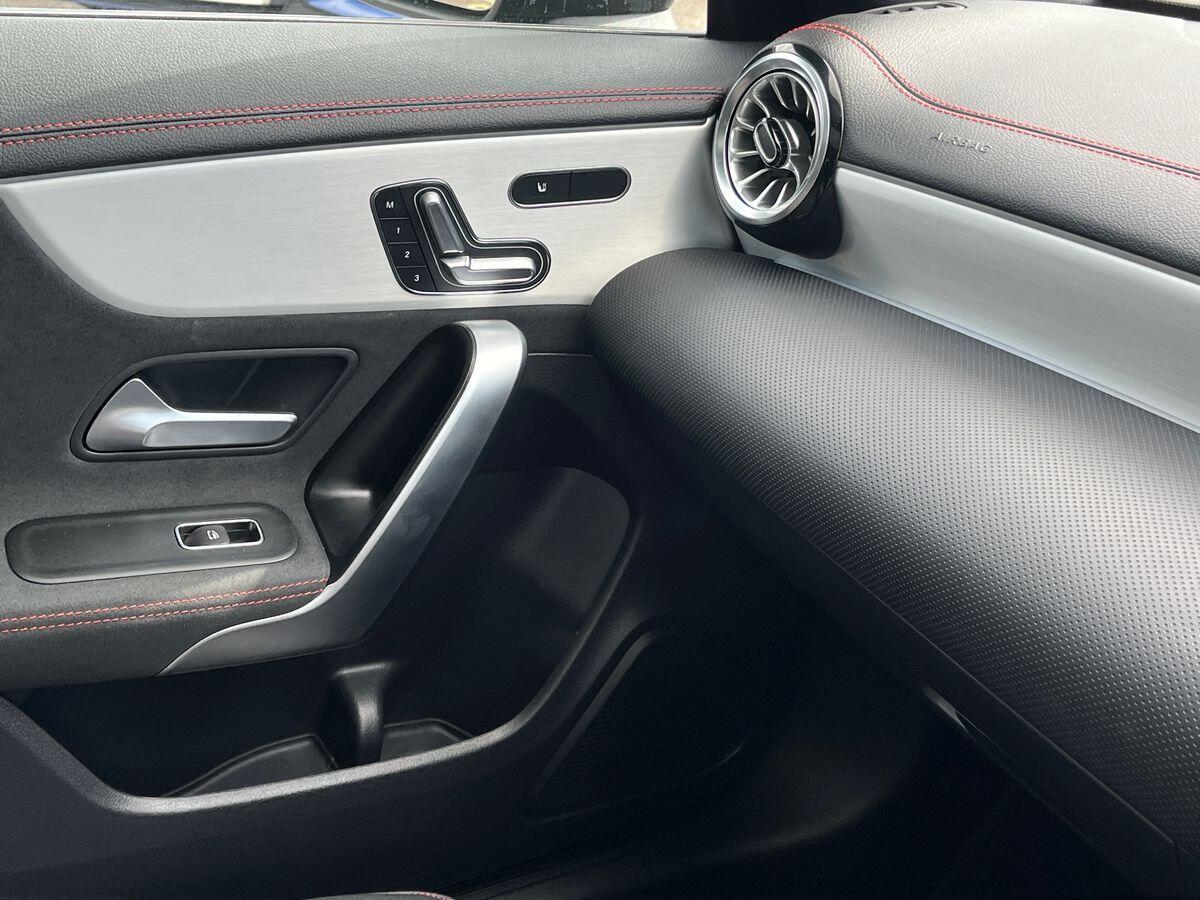 Mercedes-Benz CLA Photo 42