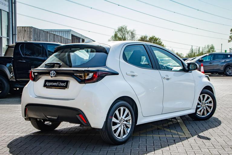Used Toyota Yaris LS23OWV 2