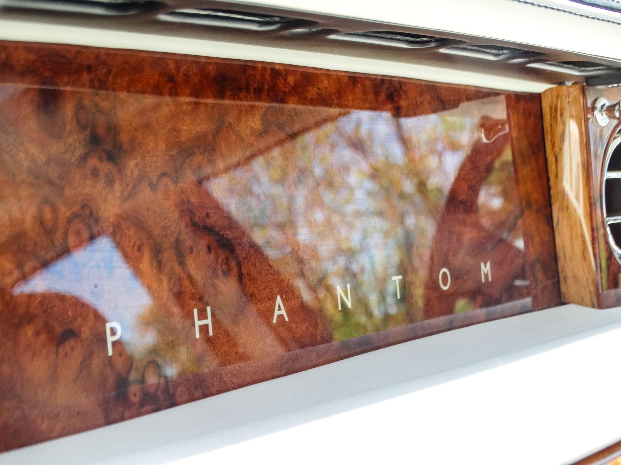 Rolls-Royce Phantom 6.7 V12 Saloon 4dr Petrol Auto Euro 5 (453 bhp) — photo 24