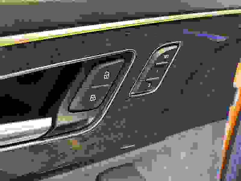 Audi Q8 Photo at-7cc6fa5156044f9b87d3994cfe1a68a3.jpg